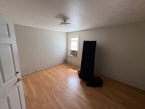 207 Dunseith St, Unit 2-3 in Pittsburgh, PA - Foto de edificio - Building Photo