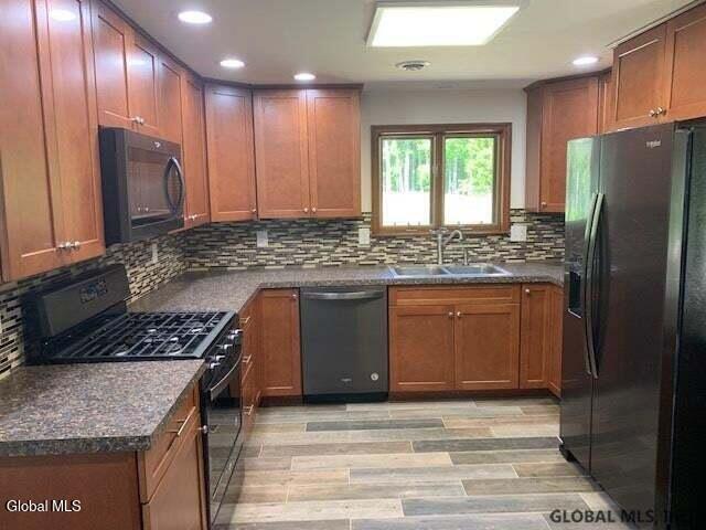 650 Rock City Rd in Ballston Spa, NY - Building Photo - Building Photo