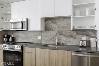511 S Harbor Blvd-Unit -515 in Los Angeles, CA - Building Photo - Building Photo
