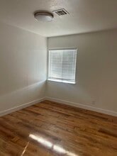 6465 Meadow Lark Ln in Las Vegas, NV - Building Photo - Building Photo