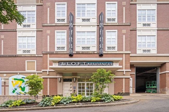 The Lofts at Blue Back Square in West Hartford, CT - Foto de edificio - Building Photo
