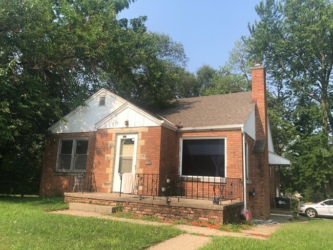 property at 2104 S 42nd St