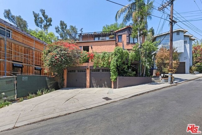 property at 2001 Pinehurst Rd