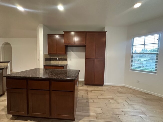 3633 W Harold Ave in Visalia, CA - Building Photo - Building Photo