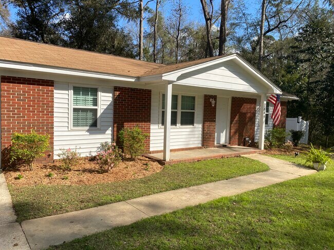 2849 Laris Dr in Tallahassee, FL - Building Photo - Building Photo