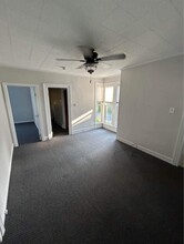 4 Smith St in Niantic, CT - Building Photo - Building Photo