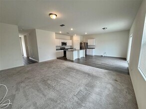 102 Gemsbok Rd in Hutto, TX - Building Photo - Building Photo