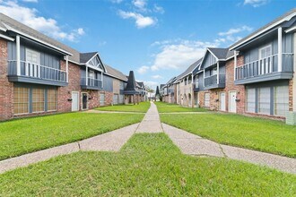 353 Audrey Ln, Unit 353 in Houston, TX - Building Photo - Building Photo