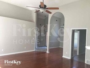 1071 Mossy Knoll Dr in Cordova, TN - Foto de edificio - Building Photo