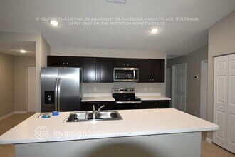 1814 SE Genaro Terrace in Port St. Lucie, FL - Foto de edificio - Building Photo