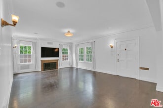 1308 N Genesee Ave in Los Angeles, CA - Building Photo - Building Photo