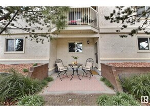 18012 95 Av NW in Edmonton, AB - Building Photo - Building Photo