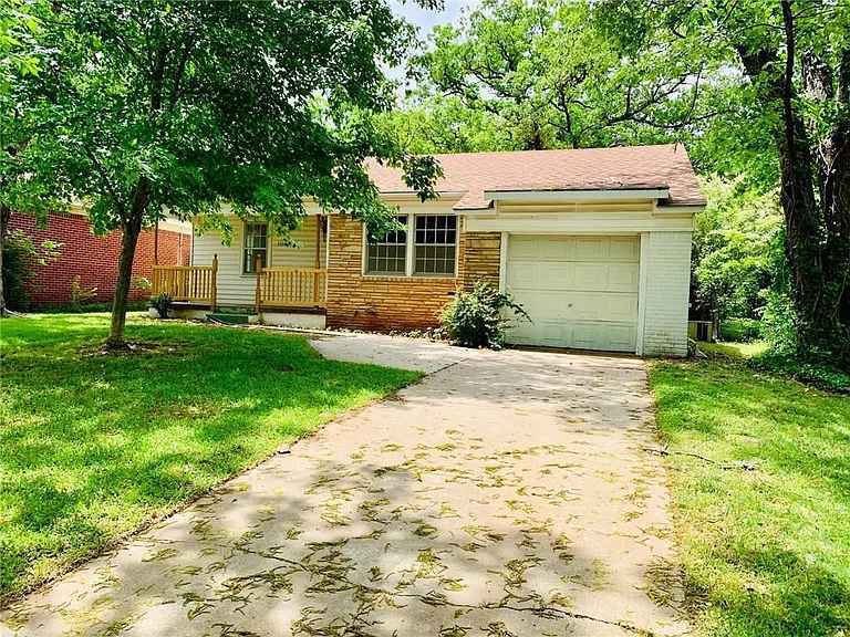 1008 N Market Ave in Shawnee, OK - Building Photo