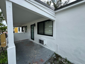 1466 NE 135th St in North Miami, FL - Building Photo - Building Photo