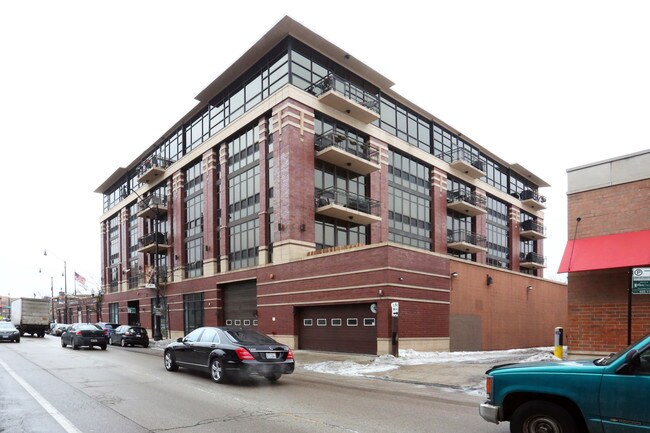 4001-4037 N. Lincoln Ave