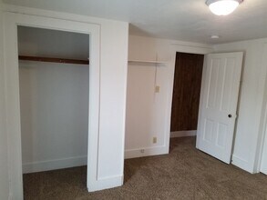 1221 Tremont St in Cedar Falls, IA - Building Photo - Building Photo