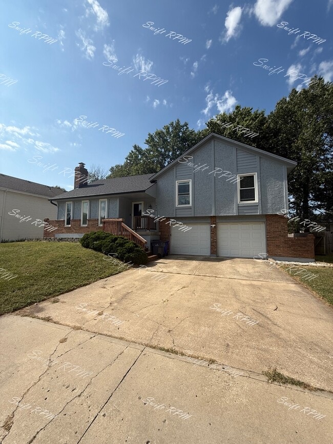 property at 1626 E Sheridan Bridge Ln