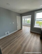 31 Faywood Ave in Boston, MA - Building Photo - Building Photo