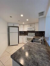 9731 Fontainebleau Blvd in Miami, FL - Building Photo - Building Photo