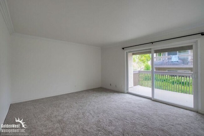 8650 Via Mallorca in San Diego, CA - Building Photo - Building Photo