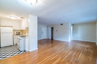 2016 N Adams St in Arlington, VA - Building Photo - Building Photo