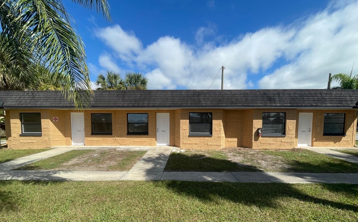 5319 Avery Rd in New Port Richey, FL - Building Photo