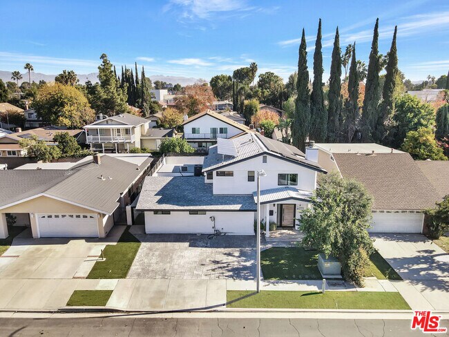 6324 Geyser Ave in Los Angeles, CA - Building Photo - Building Photo