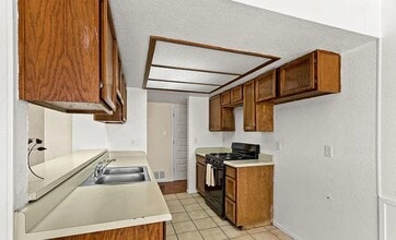3208 Tomahawk St in El Paso, TX - Building Photo - Building Photo