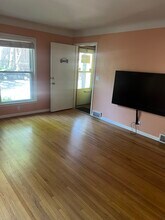 2315 Harriet Ave, Unit Lower Level Duplex Unit in Minneapolis, MN - Building Photo - Building Photo