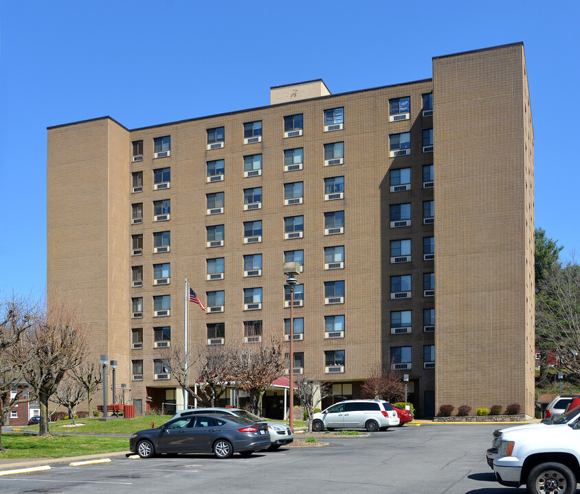 Regency Towers in Norton, VA - Building Photo