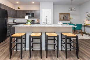 Highview Pointe in Louisville, KY - Building Photo