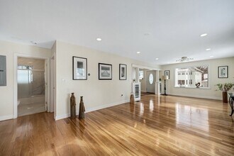 50 Carroll St, Unit #1 in Watertown, MA - Building Photo - Building Photo