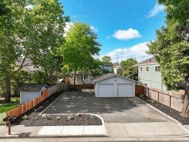 8697 Franklin St in Windsor, CA - Building Photo