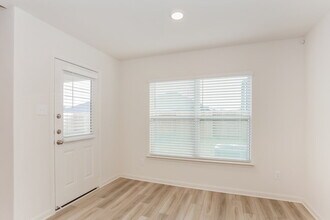 1456 Palamedes Dr in Fort Worth, TX - Foto de edificio - Building Photo