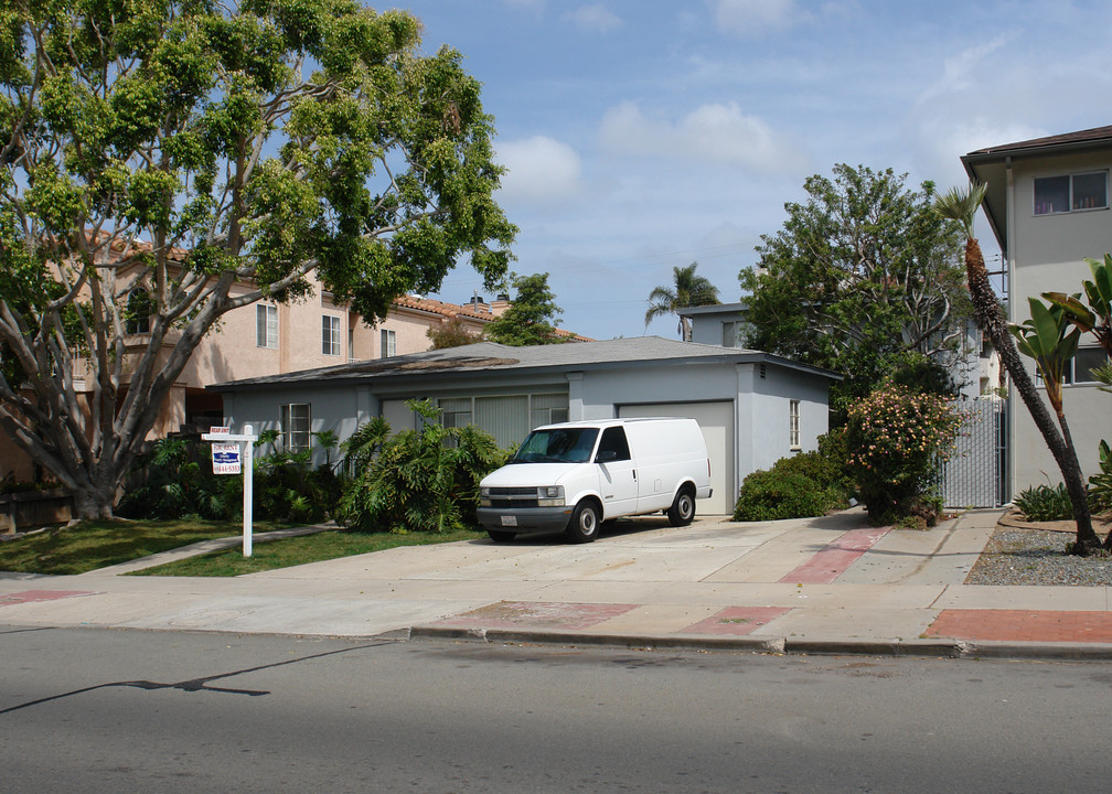 1664-1668 Diamond St in San Diego, CA - Building Photo