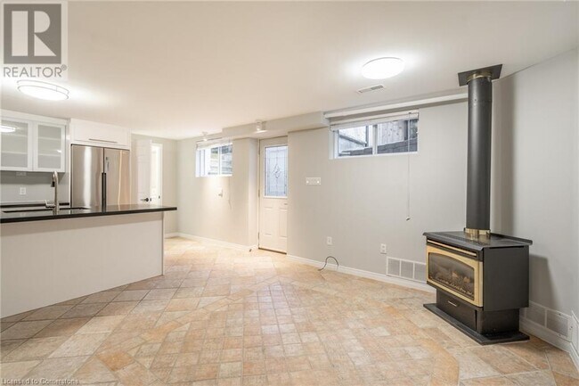 4 Creekwood Pl in Hamilton, ON - Building Photo - Building Photo