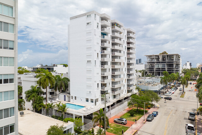 Lincoln West Towers in Miami Beach, FL - Foto de edificio - Building Photo