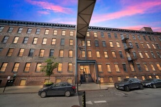 187 Wayne St, Unit 415C in Jersey City, NJ - Building Photo - Building Photo