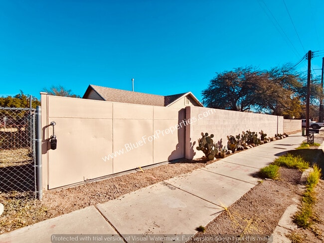 property at 3707 E Glenn St