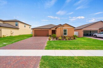 701 Carlyle Wy in Fort Pierce, FL - Building Photo - Building Photo