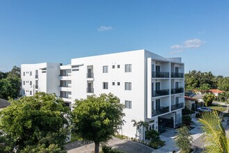 2010 SW 25th Ter in Miami, FL - Foto de edificio - Building Photo