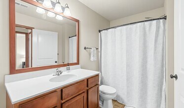 1795 Sara Ct in North Liberty, IA - Foto de edificio - Building Photo