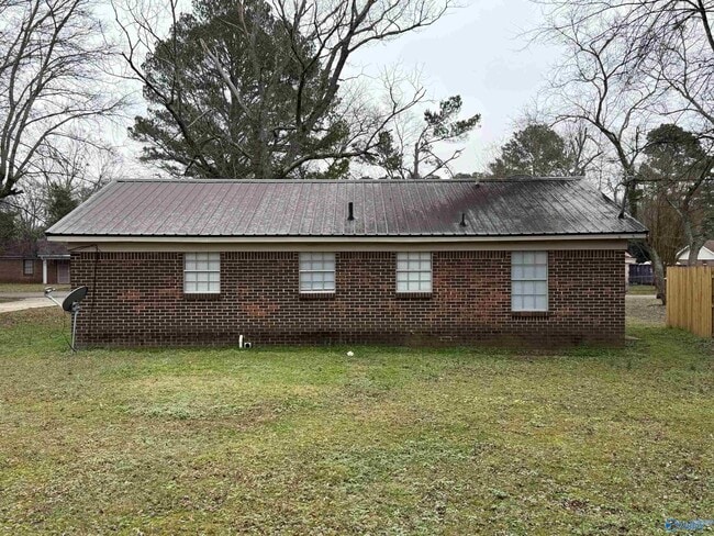 1087 Seminary St in Moulton, AL - Building Photo - Building Photo