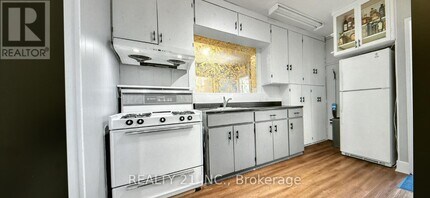 60 Phillip Ave in Toronto, ON - Building Photo - Building Photo