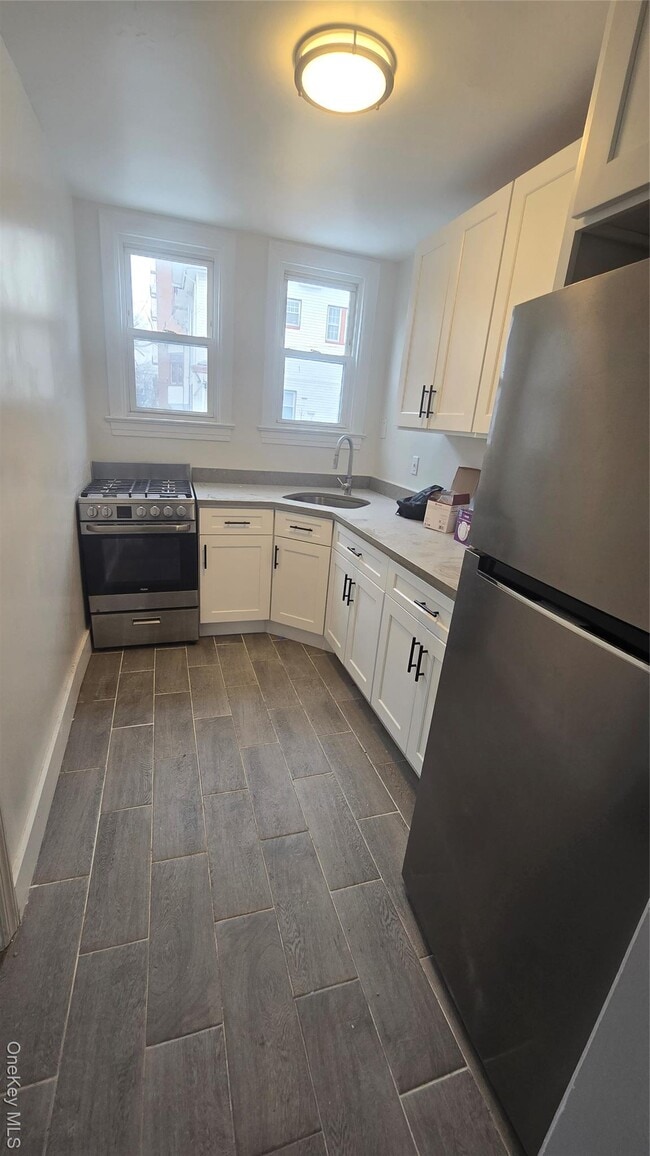 property at 48 N Fulton Ave