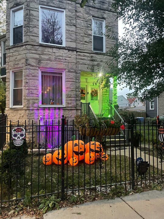 1700 N Monticello Ave, Unit 1 in Chicago, IL - Foto de edificio