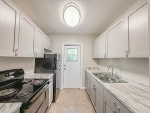 1210 SW 26th St in Fort Lauderdale, FL - Building Photo - Building Photo