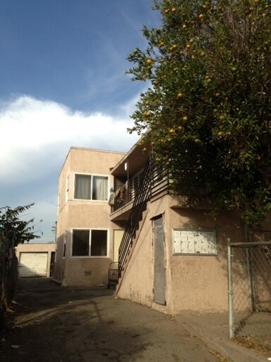 923 S Record Ave in Los Angeles, CA - Building Photo