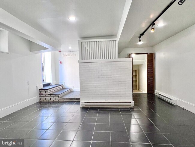 2230 Spruce St in Philadelphia, PA - Building Photo - Building Photo