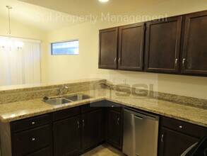 8725 W Bluefield Ave in Peoria, AZ - Building Photo - Building Photo